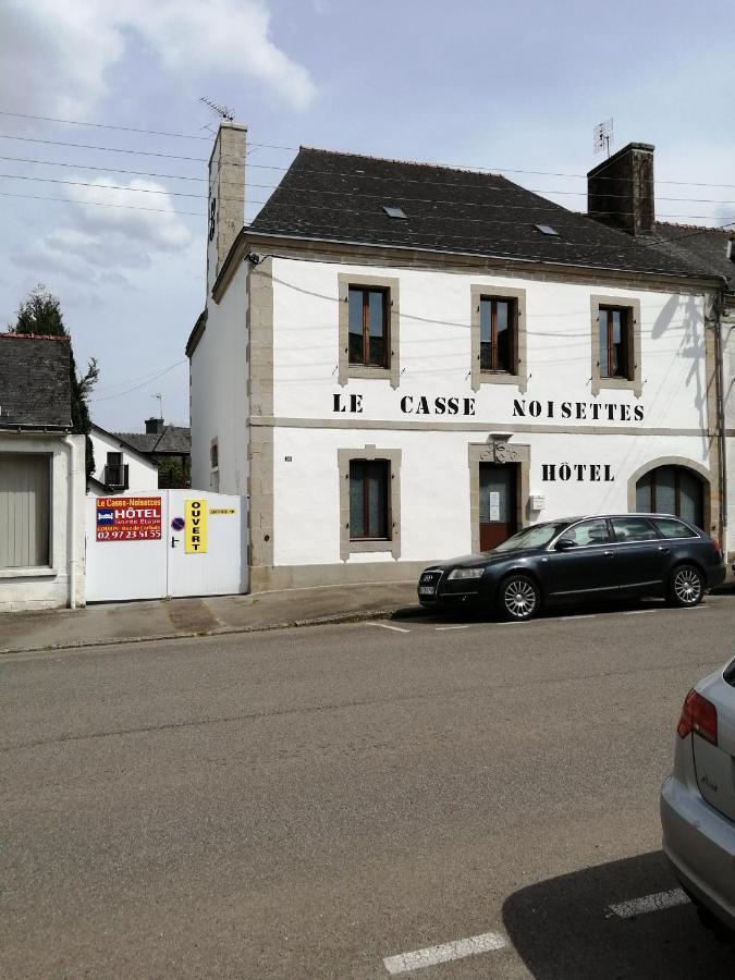 Hotel Le Casse Noisettes Gourin Exterior foto